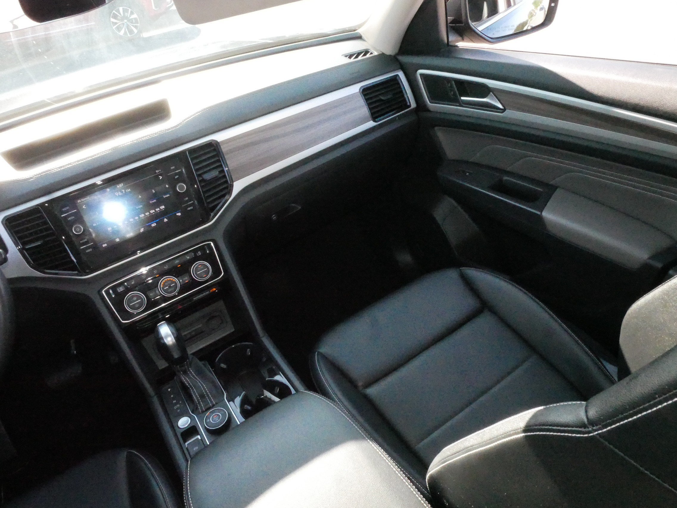 Used 2021 Volkswagen Atlas SEL AWD/4WD image 11