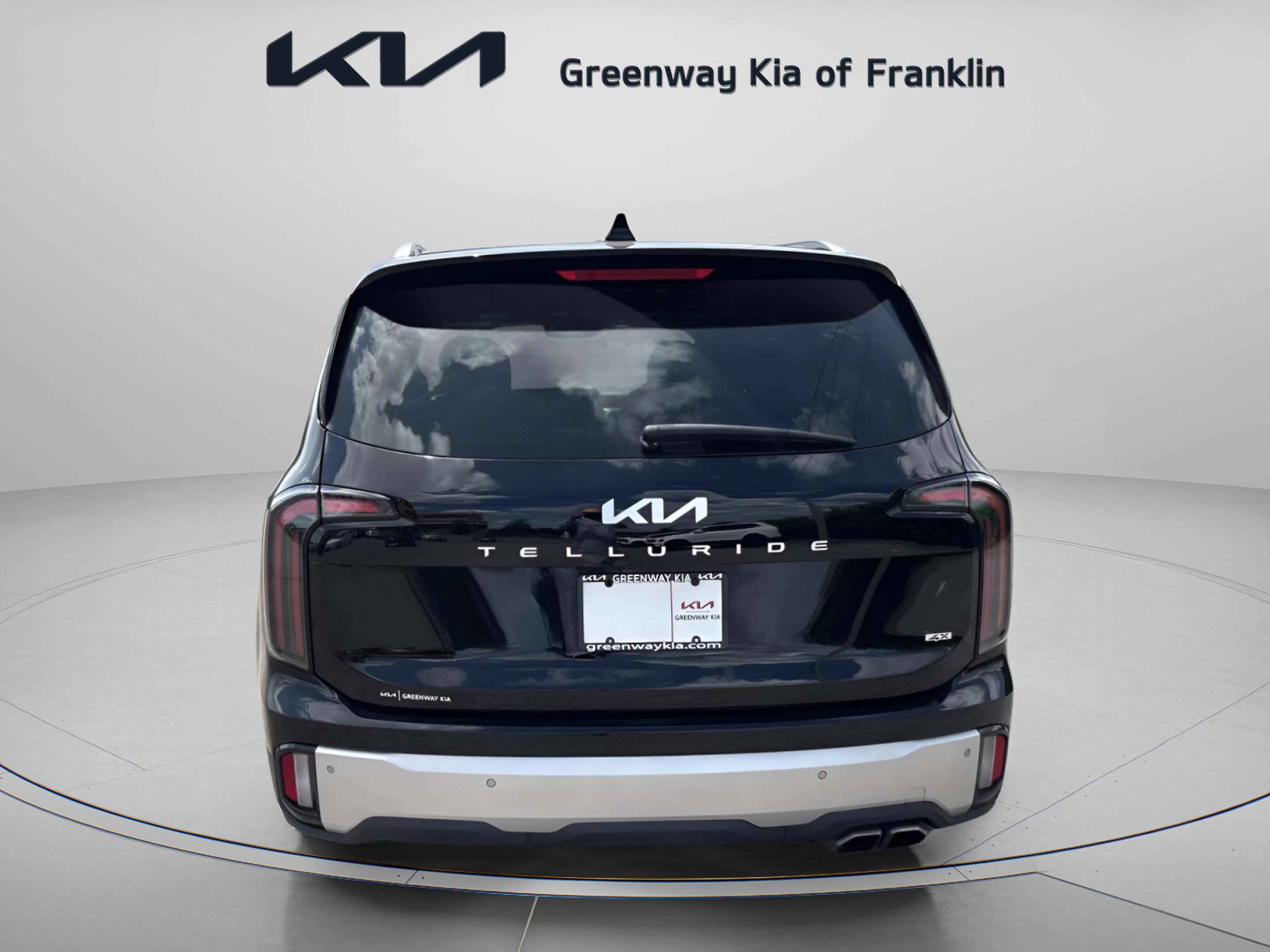 Used 2024 Kia Telluride EX w/ EX Captain's Chair Package AWD/4WD image 6