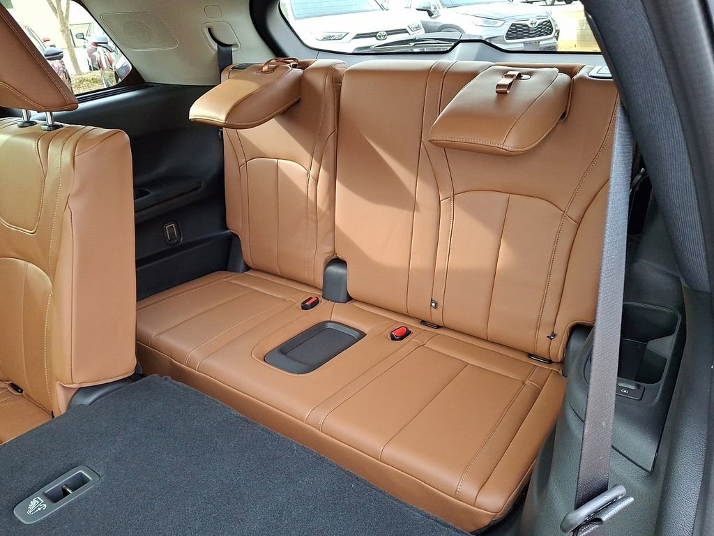 Used 2025 INFINITI QX60 Sensory w/ Vision Package image 12