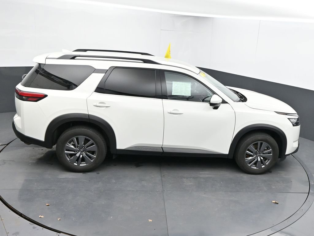 Used 2025 Nissan Pathfinder SV AWD/4WD image 45
