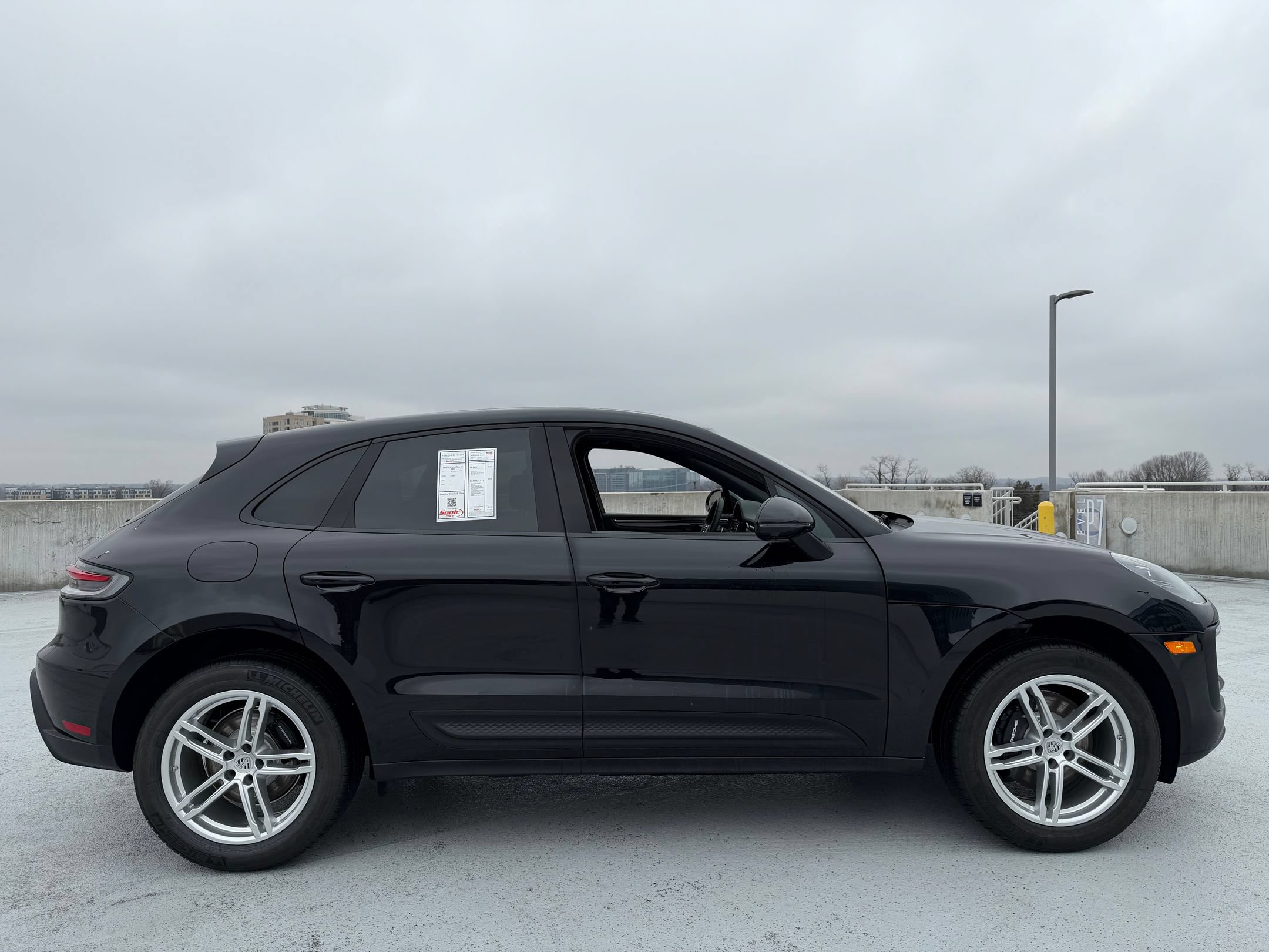 Certified 2026 Porsche Macan AWD/4WD image 8