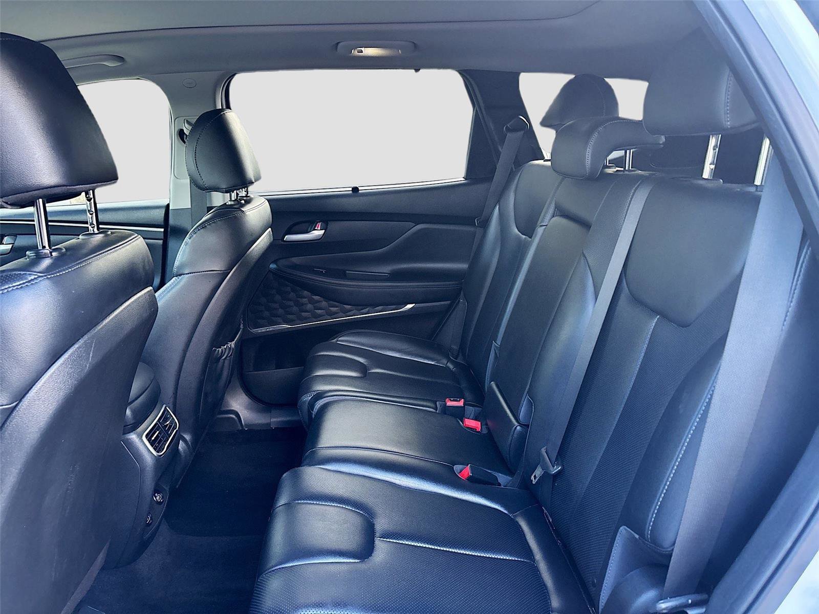 Used 2023 Hyundai Santa Fe SEL w/ Premium Package image 28