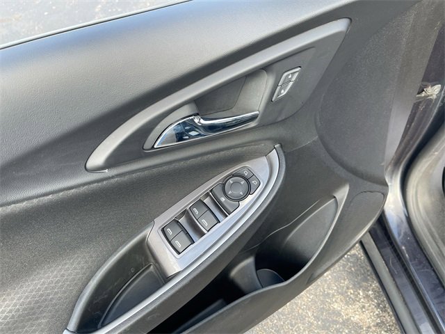 Used 2022 Chevrolet Malibu LT image 22