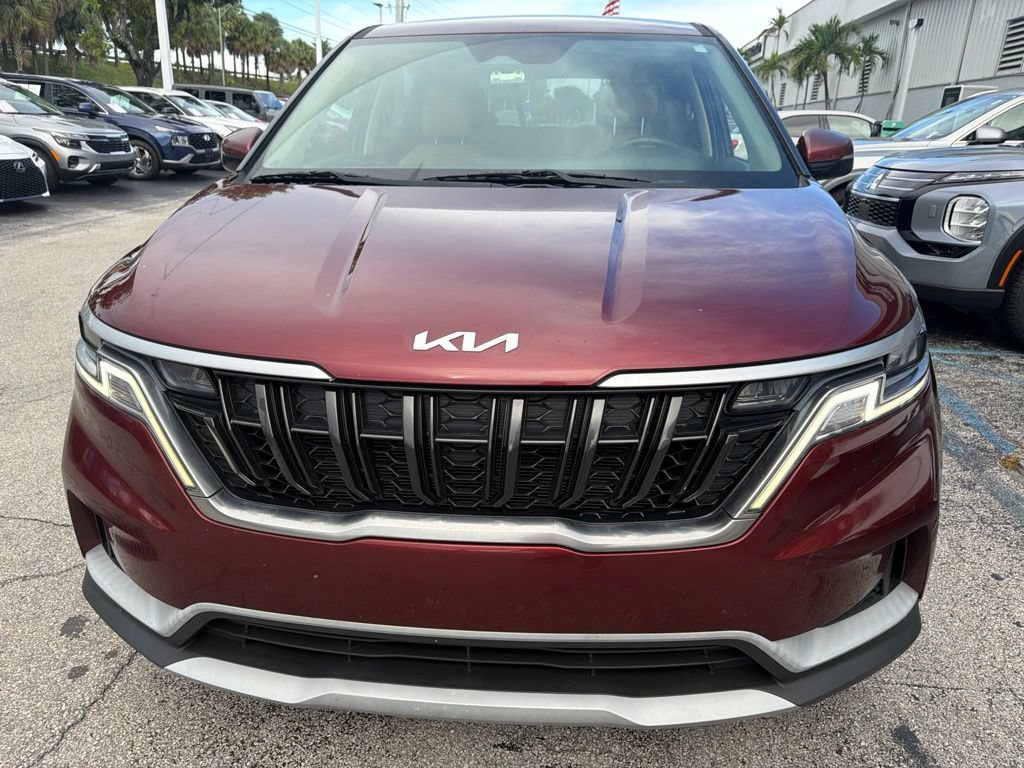 Used 2023 Kia Carnival LX w/ Paint Protection Package FWD image 2