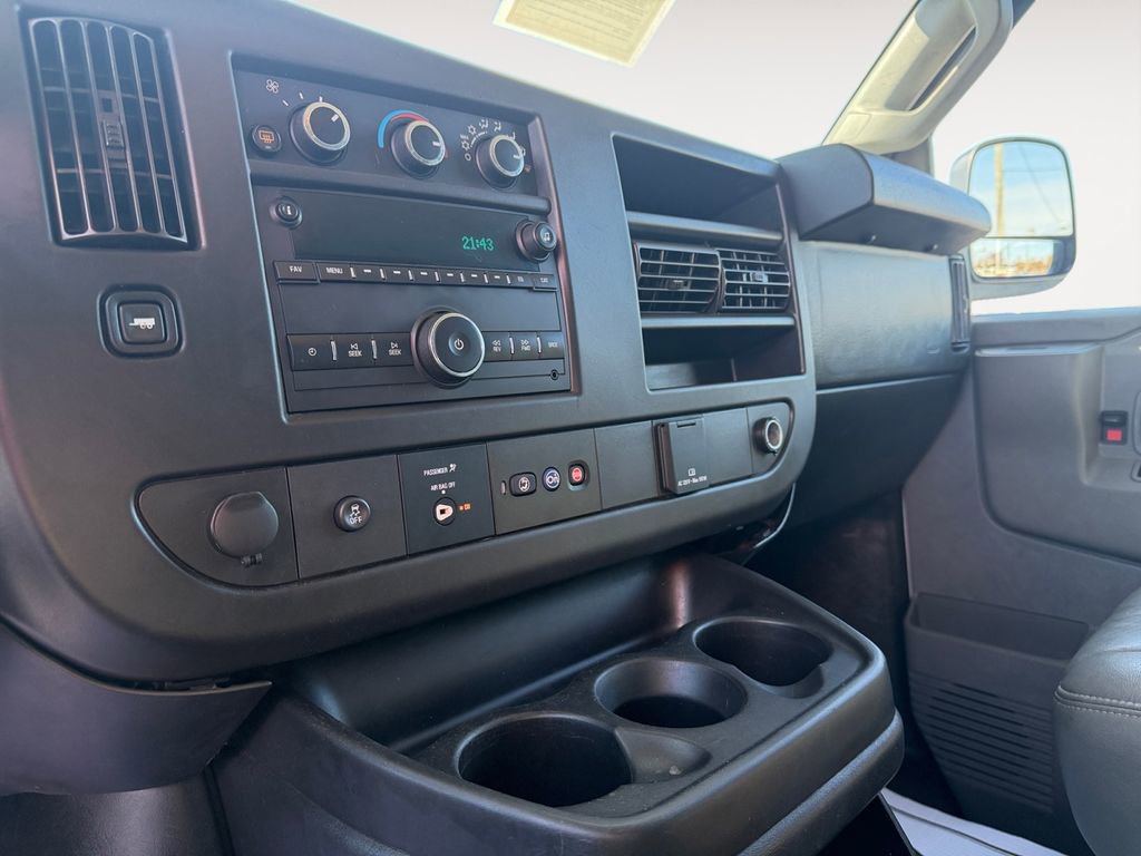 Used 2020 GMC Savana 2500 w/ Chrome Appearance Package image 11
