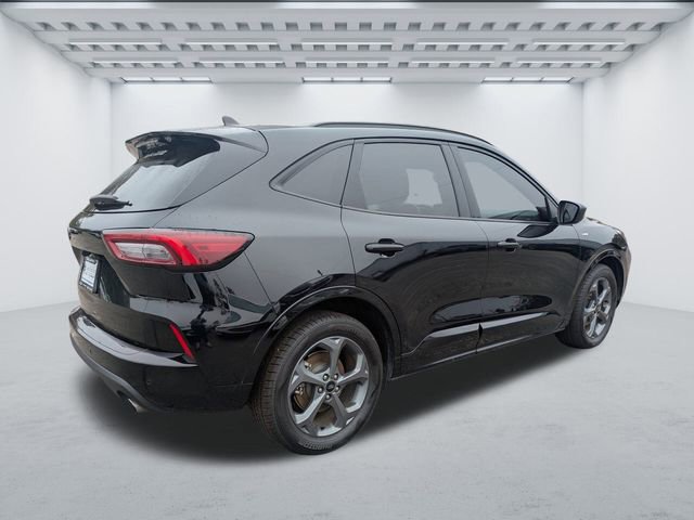 Used 2023 Ford Escape ST-Line w/ Tech Pack #1 image 4
