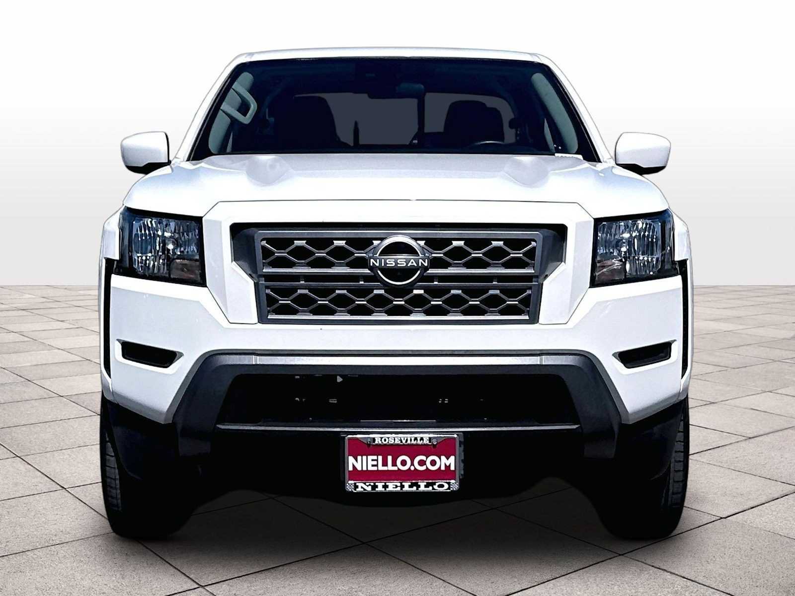 Used 2022 Nissan Frontier SV AWD/4WD image 3
