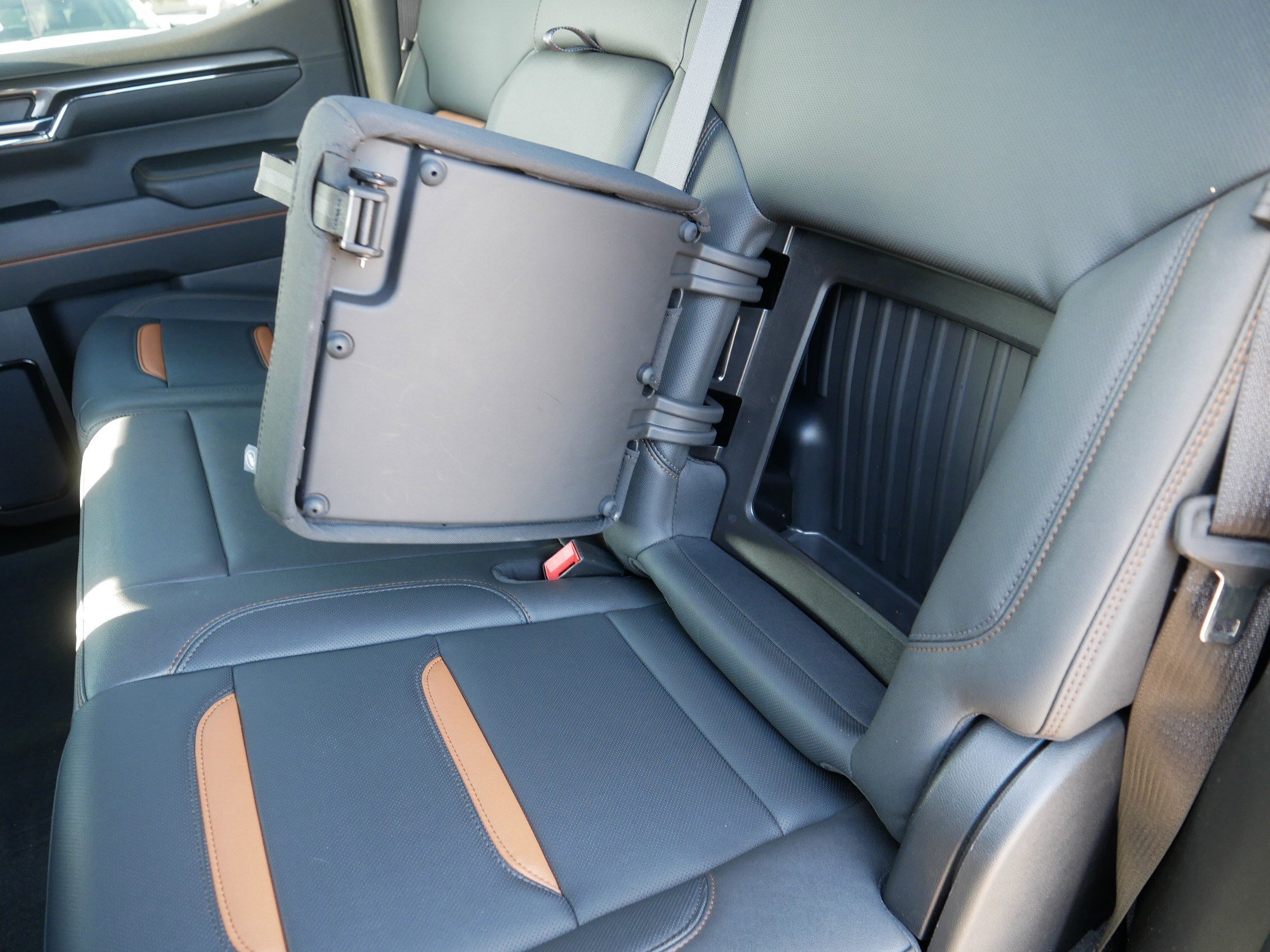 Certified 2024 GMC Sierra 1500 AT4 w/ Technology Package image 36