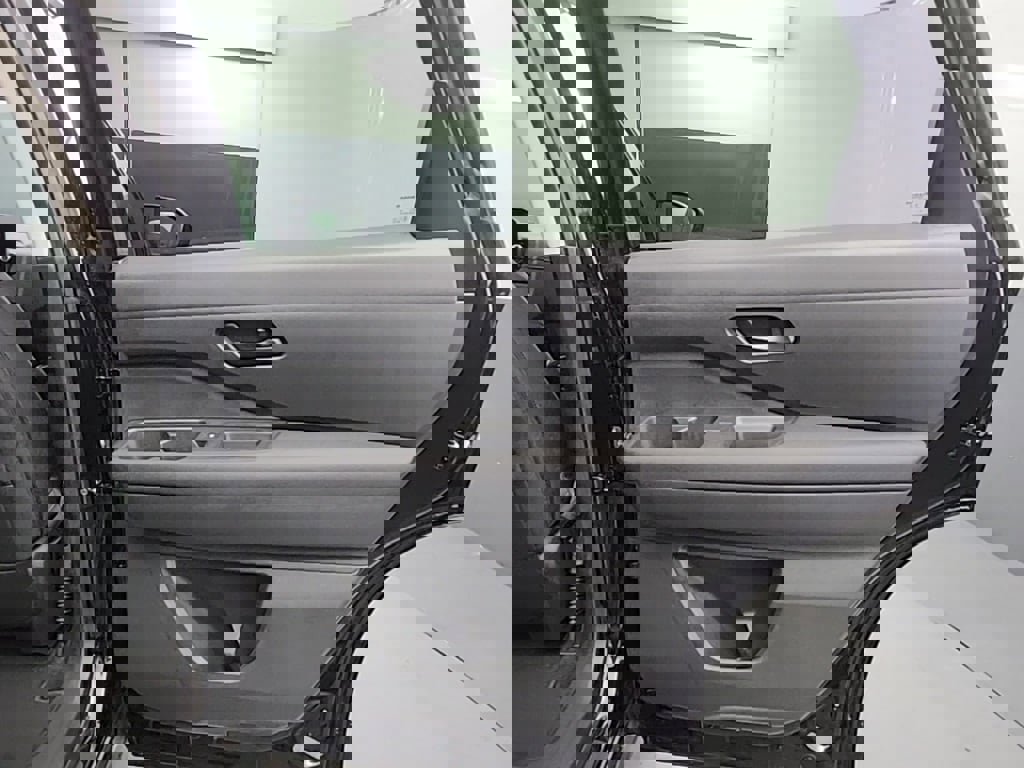 New 2025 Nissan Pathfinder S image 28