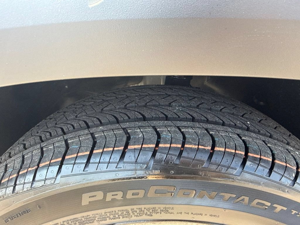 New 2026 Chevrolet Trax RS w/ Sunroof Package FWD image 33