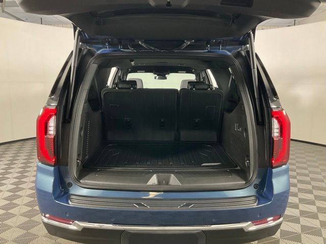 Used 2025 GMC Yukon XL Elevation w/ LPO, Elevation Black Package AWD/4WD image 34