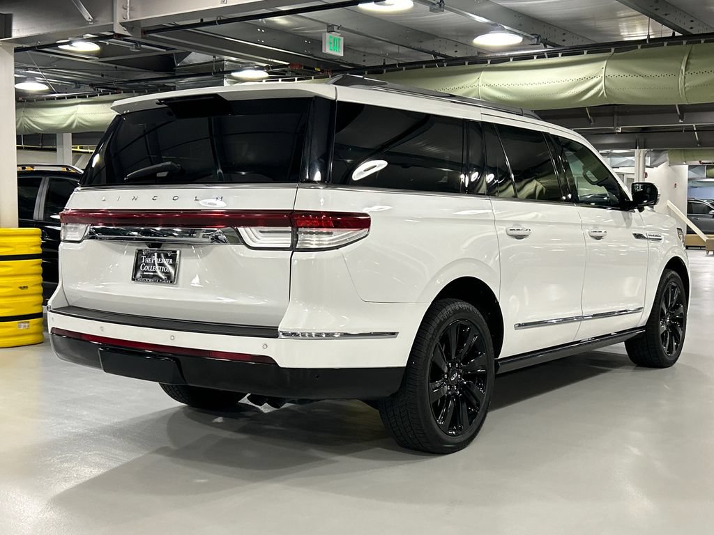 Certified 2023 Lincoln Navigator L Reserve AWD/4WD image 2