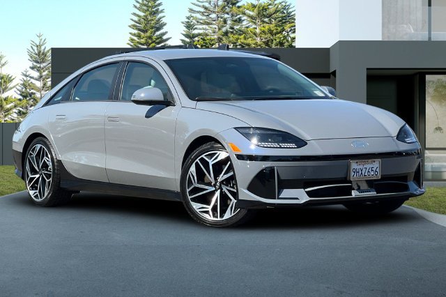 Used 2023 Hyundai Ioniq 6 SEL RWD image 2