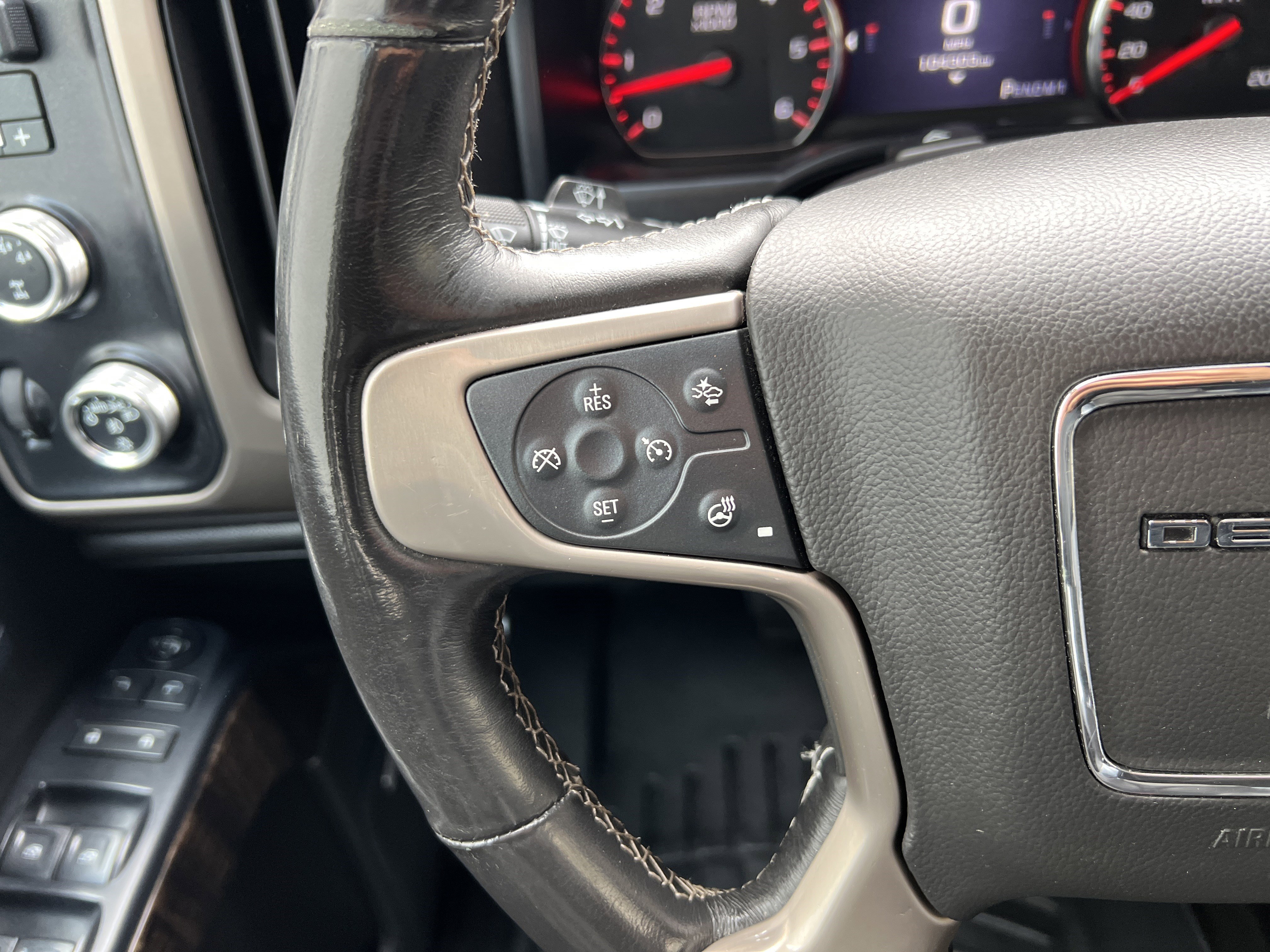 Used 2015 GMC Sierra 2500 Denali image 25