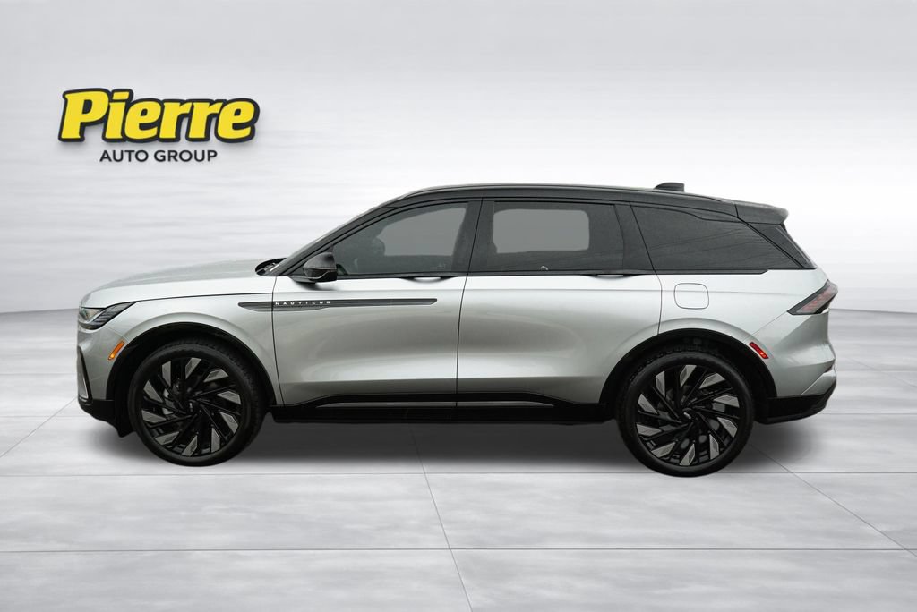 Certified 2025 Lincoln Nautilus Reserve AWD/4WD image 4