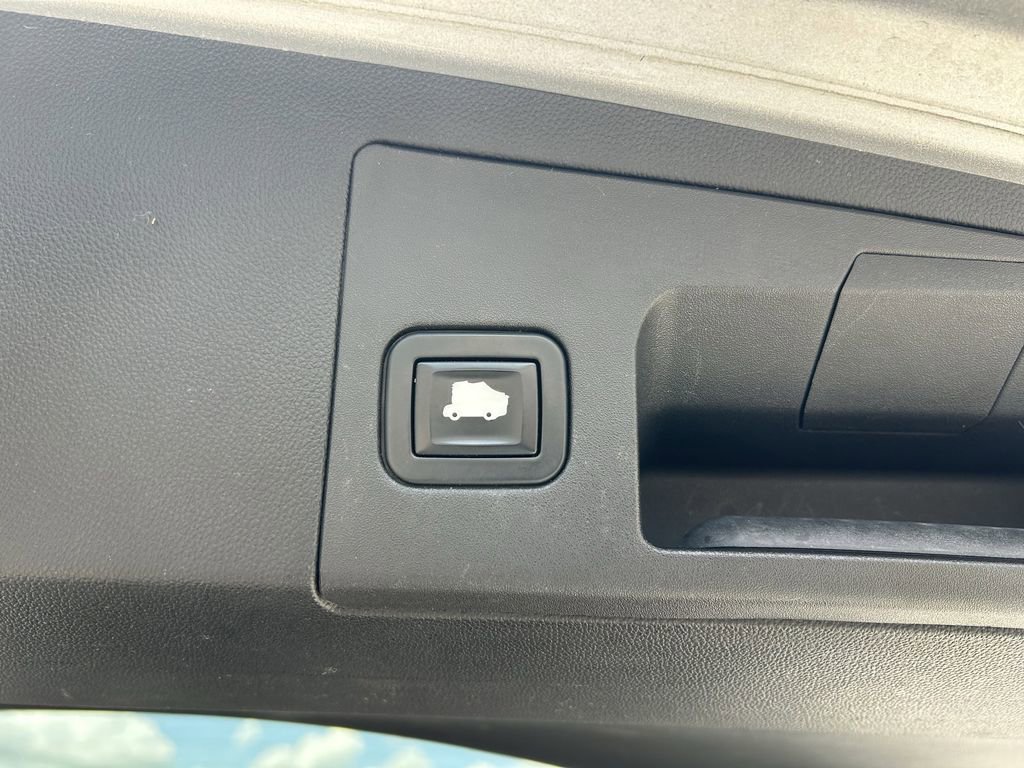Used 2018 Cadillac XT5 Premium Luxury FWD image 29