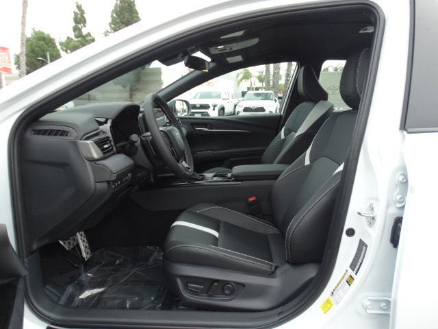 New 2026 Toyota Camry Hybrid FWD image 8
