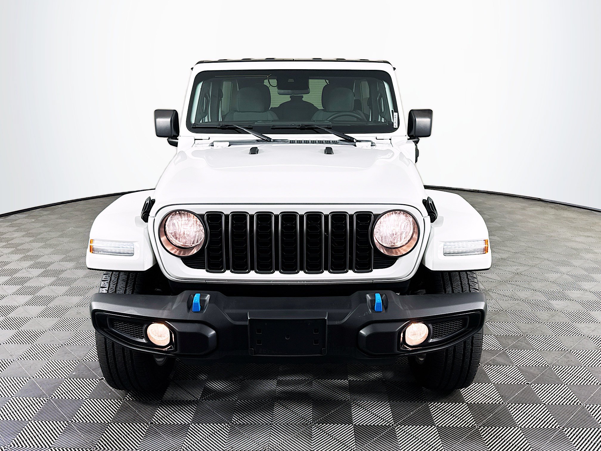 Used 2024 Jeep Wrangler Unlimited AWD/4WD image 2