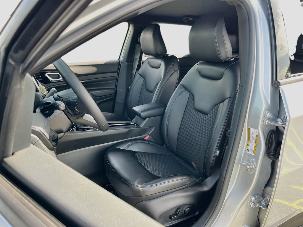 New 2026 Jeep Compass Latitude AWD/4WD image 19