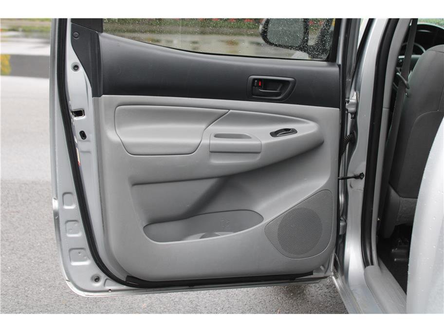 Used 2014 Toyota Tacoma 4x4 Double Cab image 11