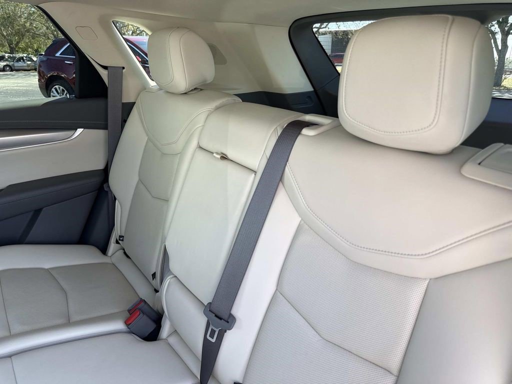 Certified 2021 Cadillac XT5 Premium Luxury image 17