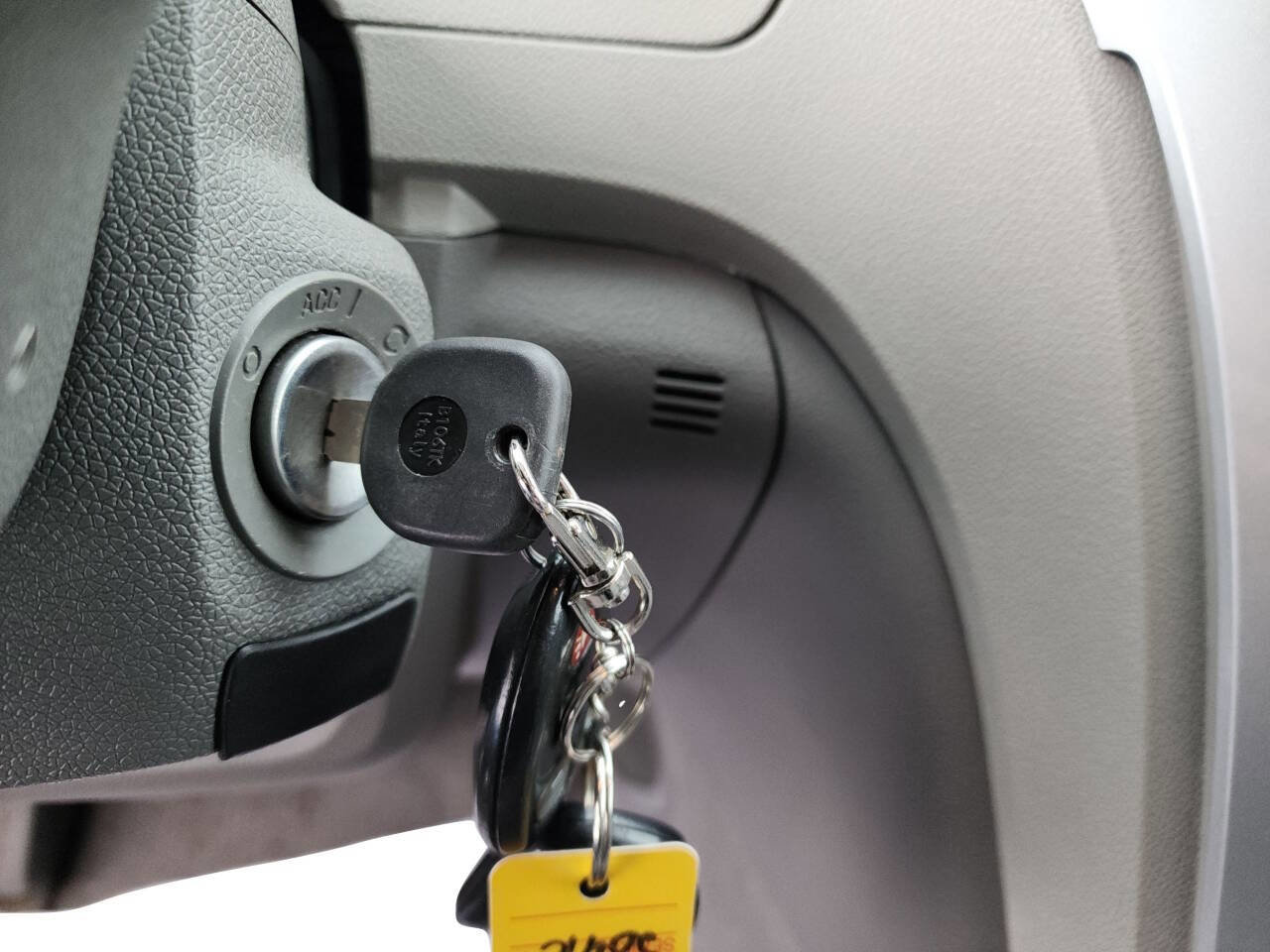 Used 2010 Chevrolet Traverse LS FWD image 26