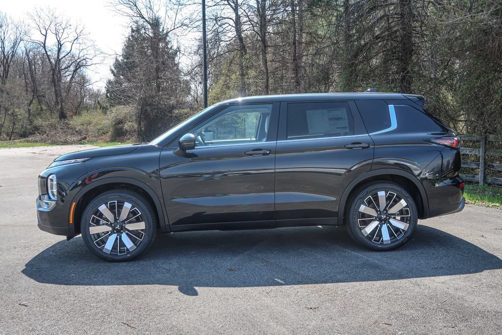 New 2026 Mitsubishi Outlander SE AWD/4WD image 2