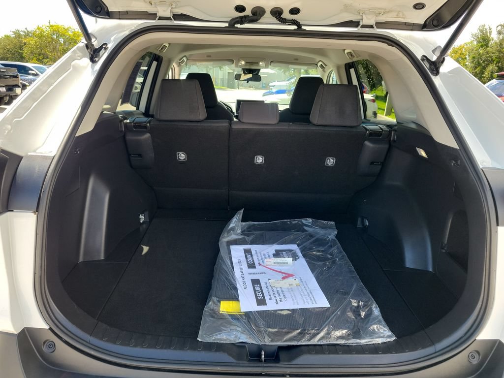 Certified 2025 Toyota RAV4 LE AWD/4WD image 29
