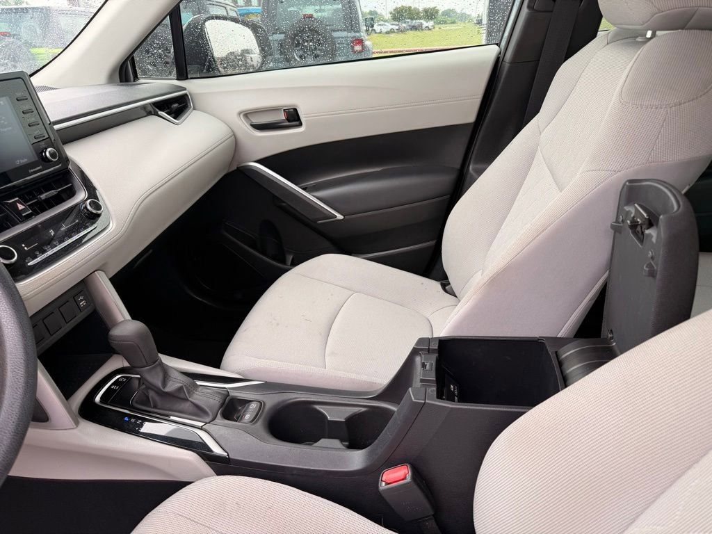 Used 2022 Toyota Corolla Cross L FWD image 23