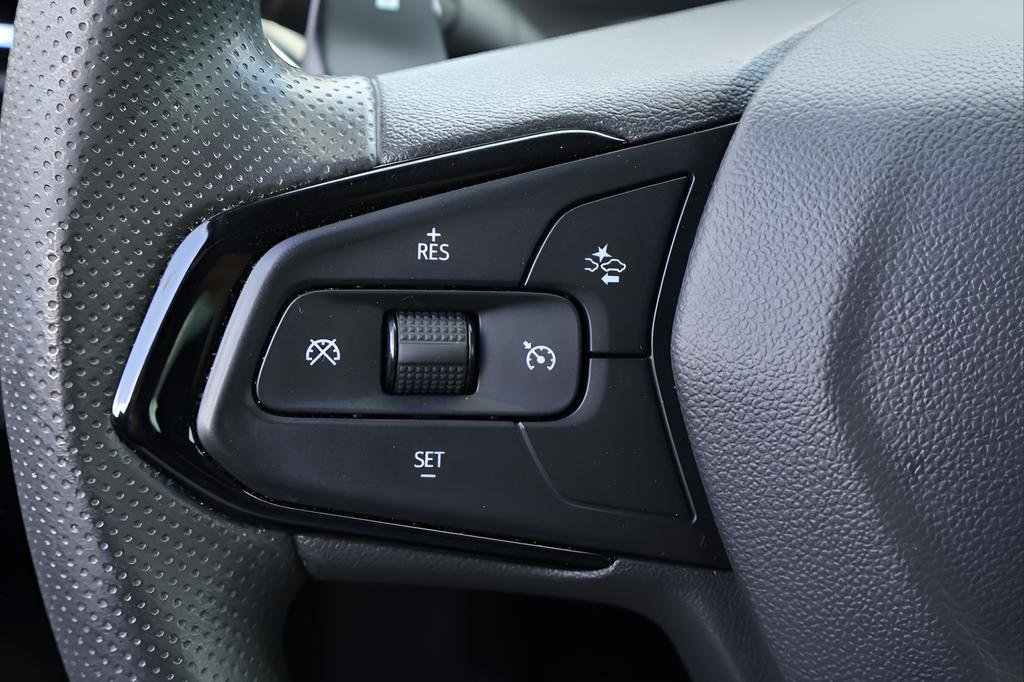 Used 2023 Chevrolet Bolt EUV LT w/ Driver Confidence Package FWD image 23