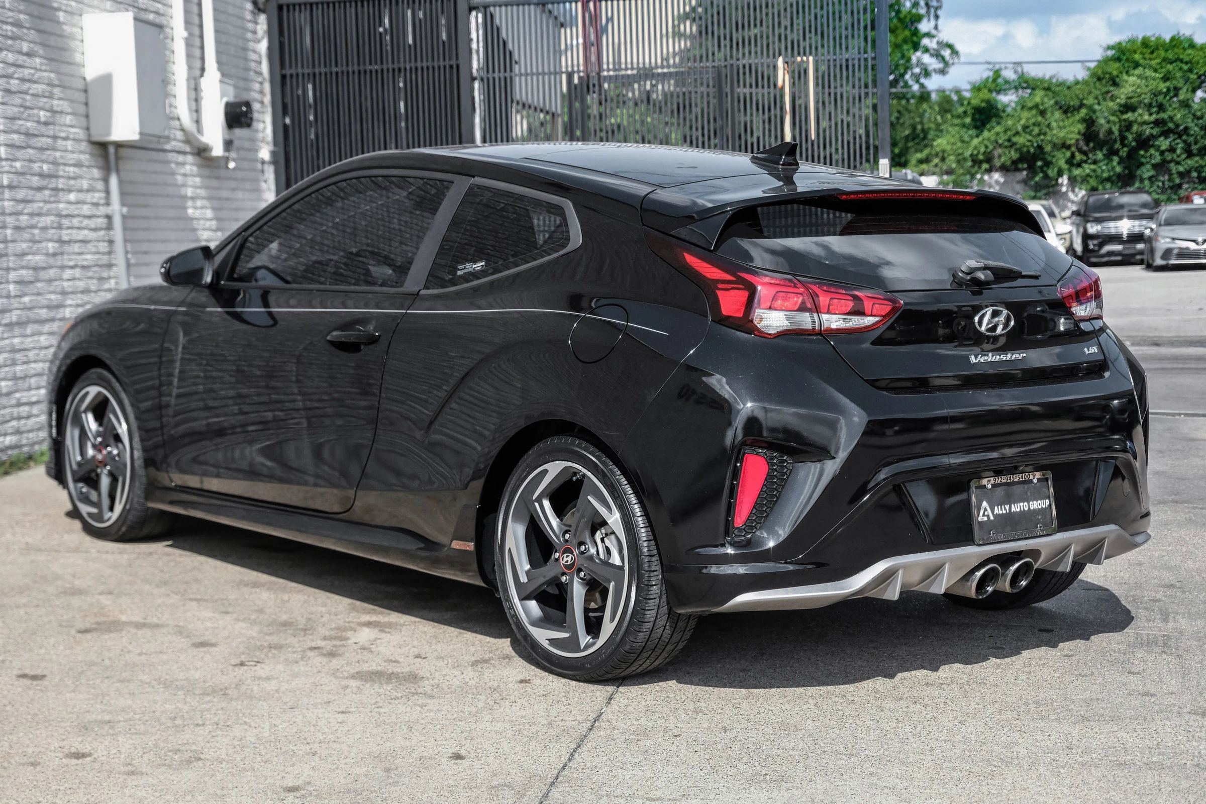 Used 2020 Hyundai Veloster Turbo FWD image 10