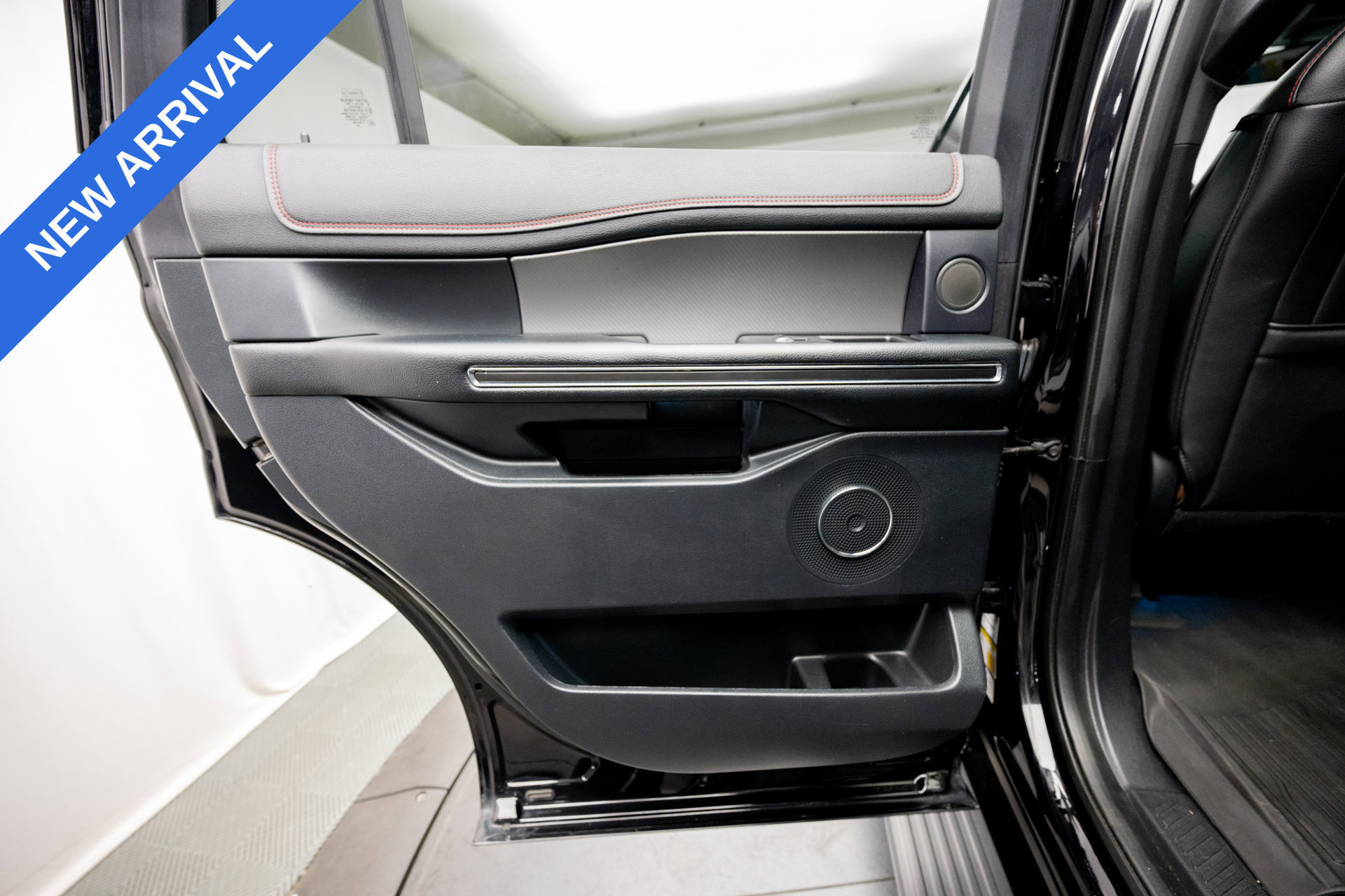 Used 2021 Ford Expedition Limited AWD/4WD image 27