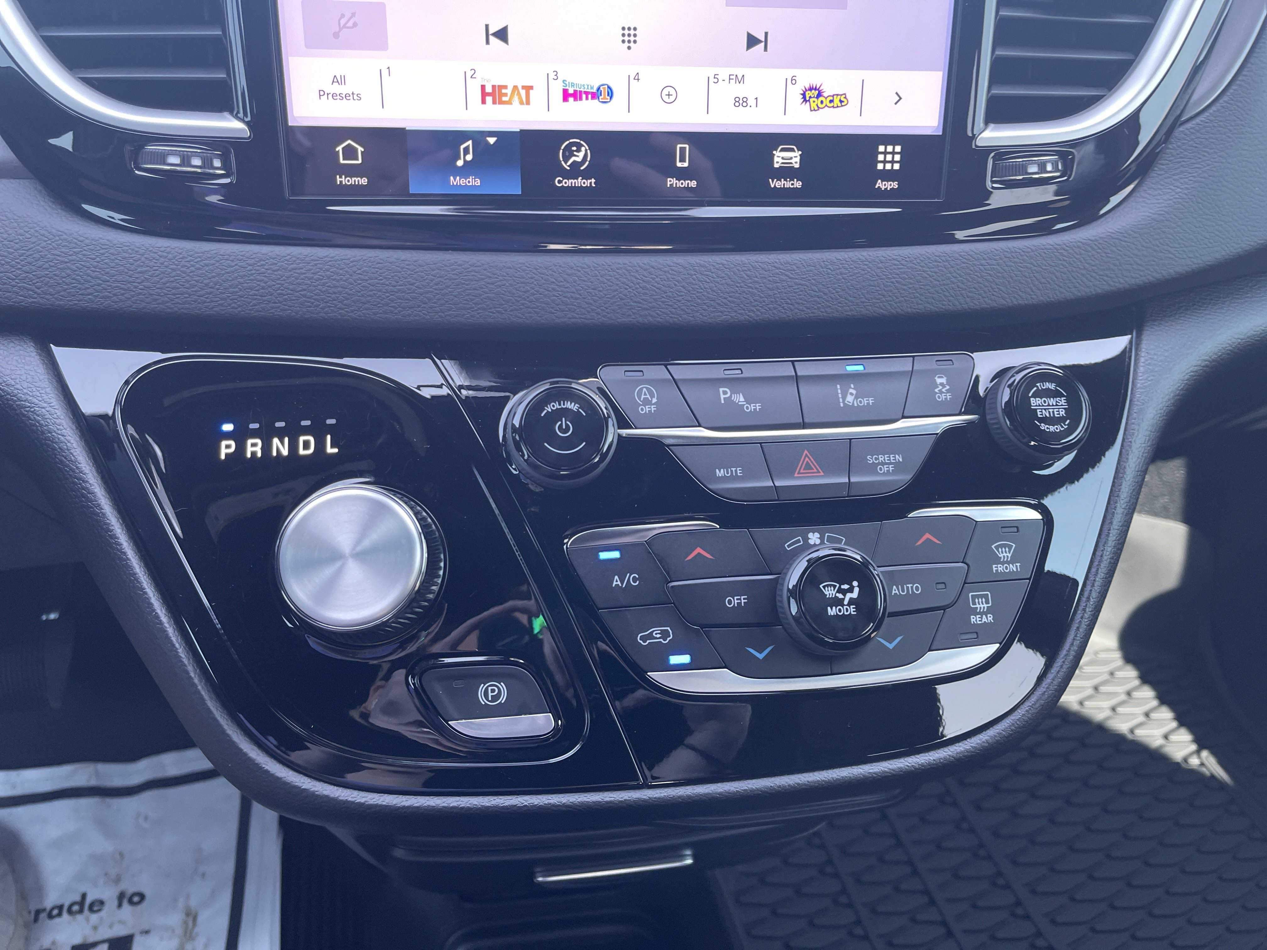 New 2026 Chrysler Voyager LX FWD image 28