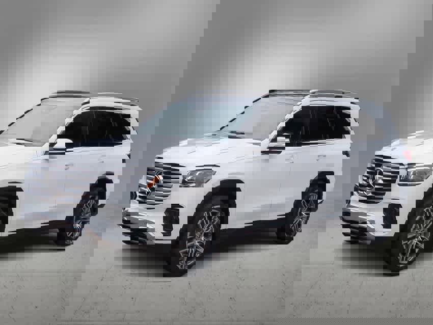 Used 2025 Mercedes-Benz GLS 450 4MATIC image 4