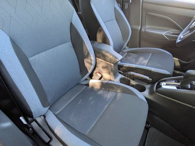 New 2025 Nissan Versa SV w/ Trunk Package FWD image 31