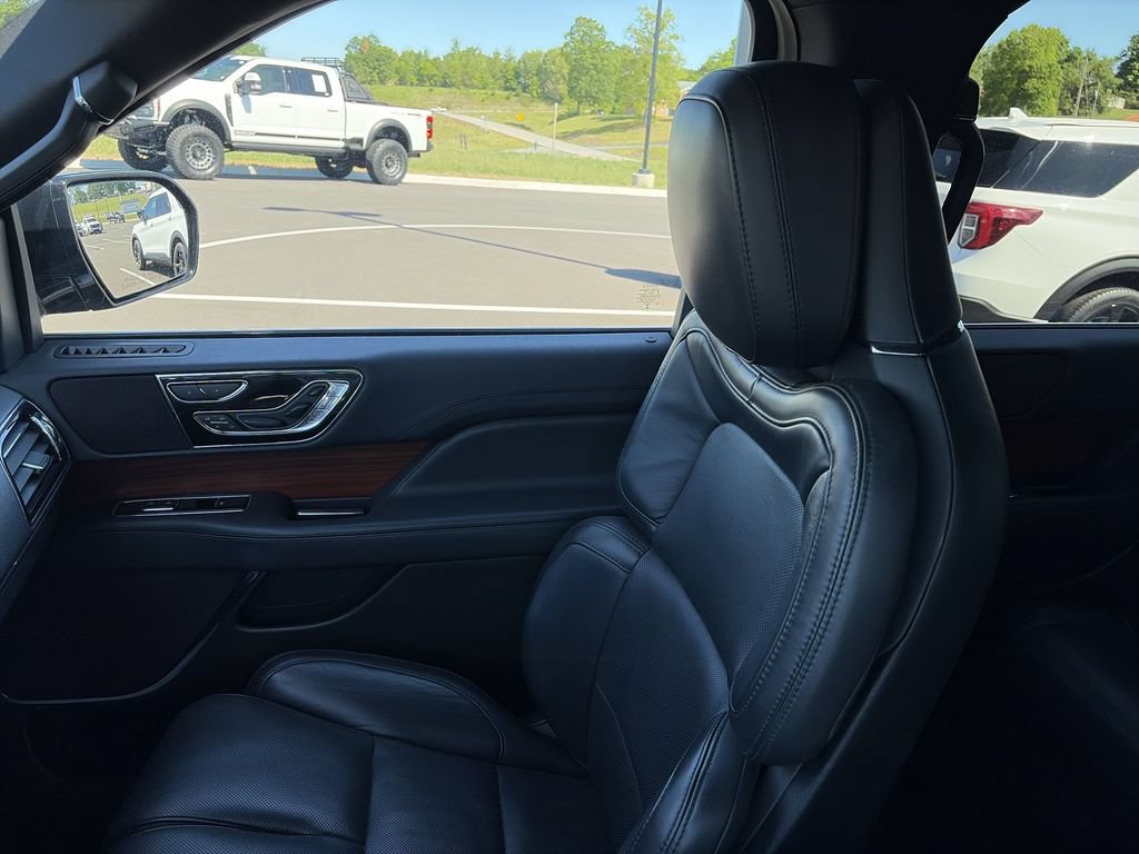 Used 2024 Lincoln Navigator Reserve AWD/4WD image 23