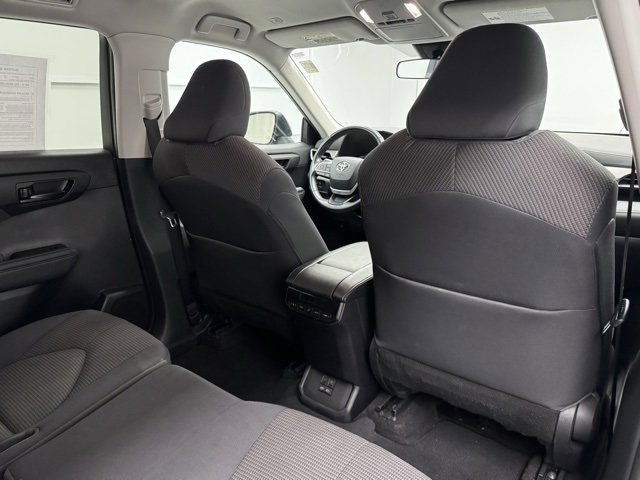 Used 2023 Toyota Highlander LE image 25