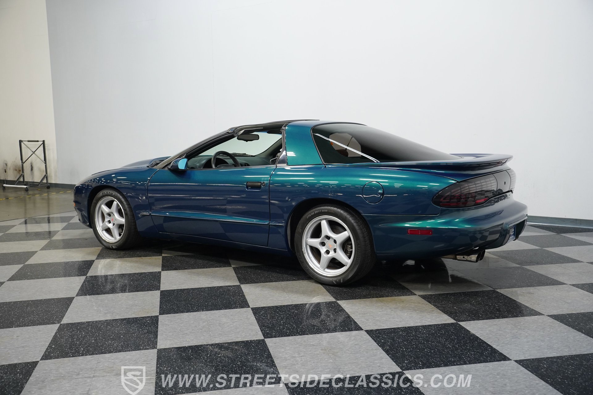 Used 1997 Pontiac Firebird Formula image 8