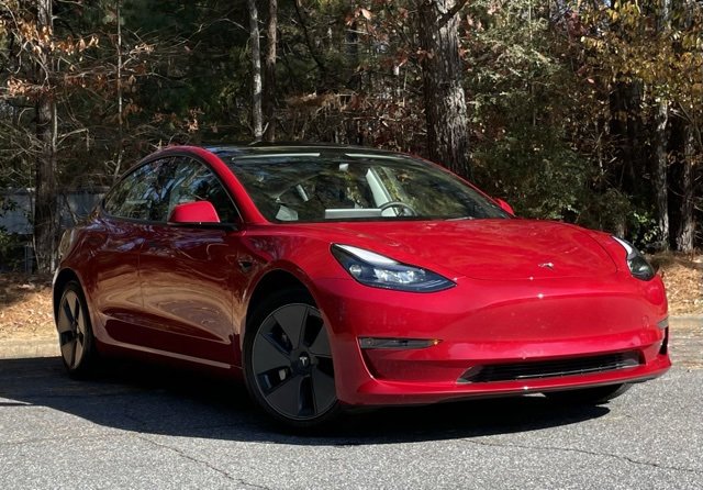 Used 2023 Tesla Model 3 Standard Range image 9