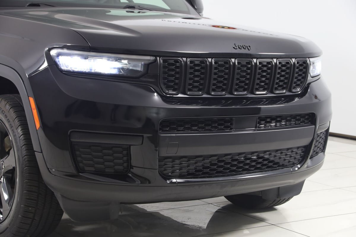 Used 2024 Jeep Grand Cherokee L Altitude AWD/4WD image 36