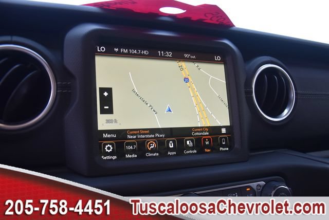 Used 2018 Jeep Wrangler Unlimited Sahara AWD/4WD image 37