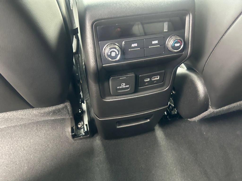 Used 2022 GMC Acadia SLT w/ LPO, Floor Liner Package AWD/4WD image 18