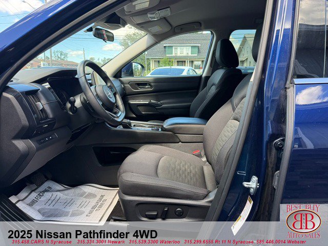 Used 2025 Nissan Pathfinder SV AWD/4WD image 10