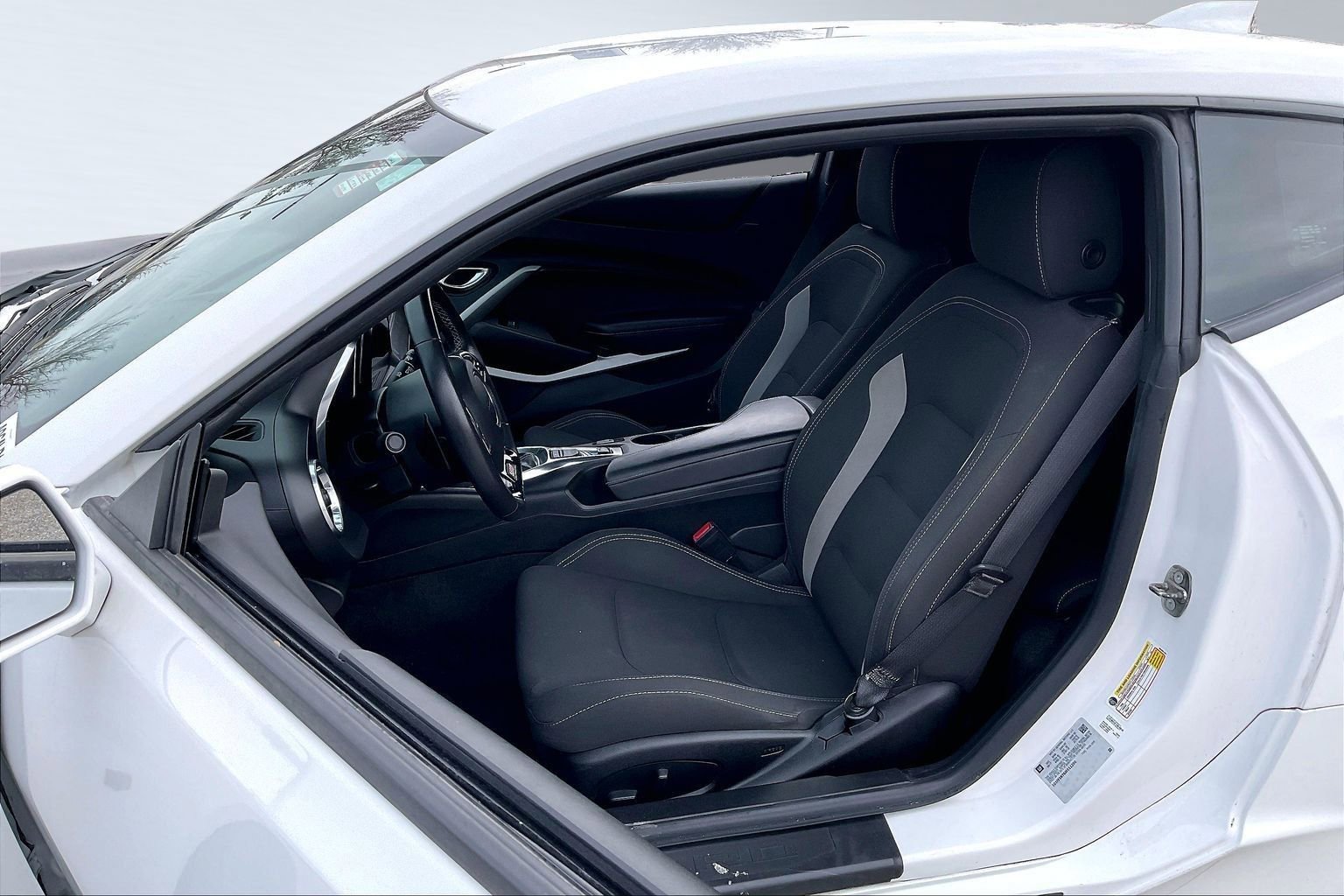 Used 2018 Chevrolet Camaro SS image 25