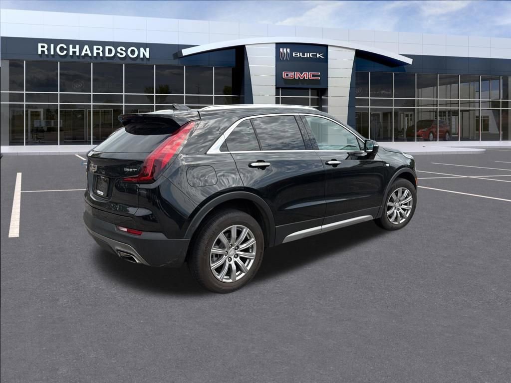Used 2022 Cadillac XT4 Premium Luxury w/ Enhanced Visibility Package AWD/4WD image 13