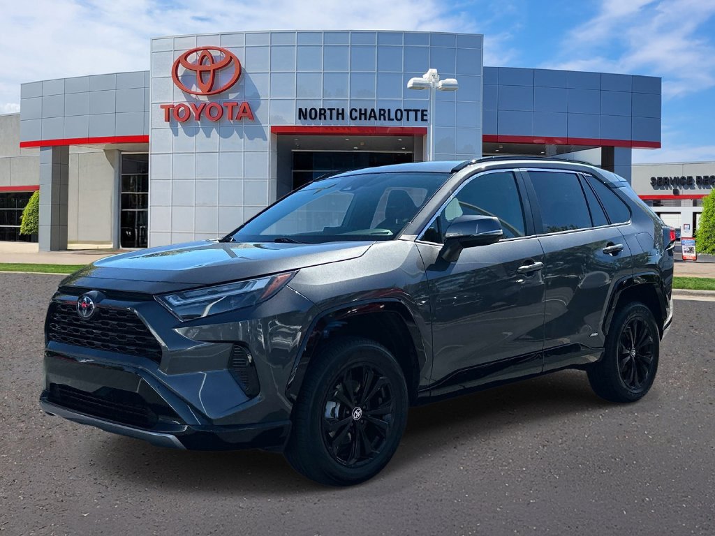 Used 2024 Toyota RAV4 SE AWD/4WD image 3
