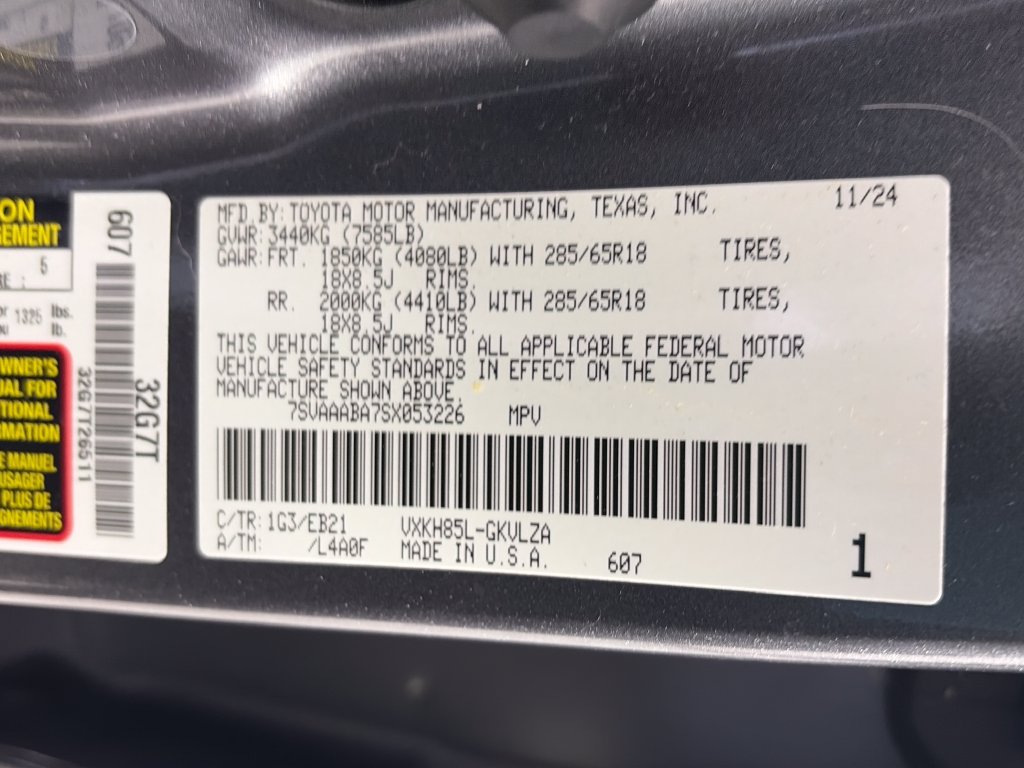 Used 2025 Toyota Sequoia TRD Pro AWD/4WD image 9