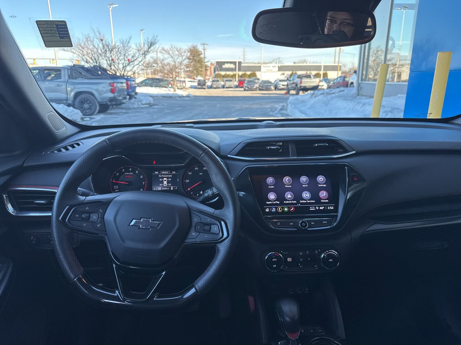 Used 2023 Chevrolet TrailBlazer RS w/ Convenience Package image 2