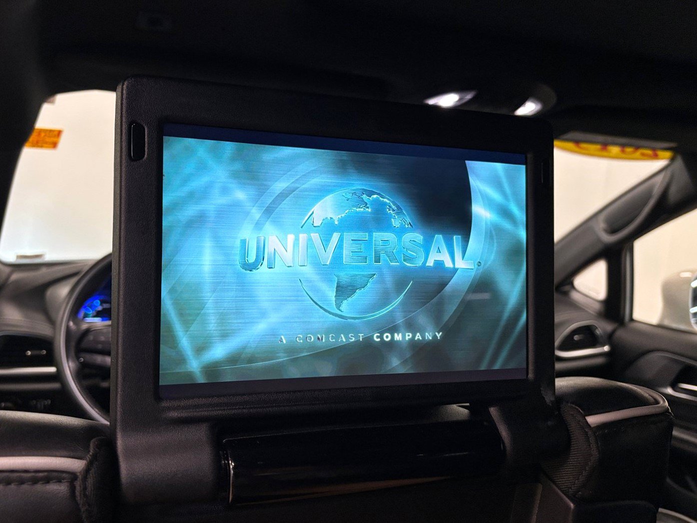 Used 2019 Chrysler Pacifica Limited w/ Advanced Safetytec Group FWD image 37