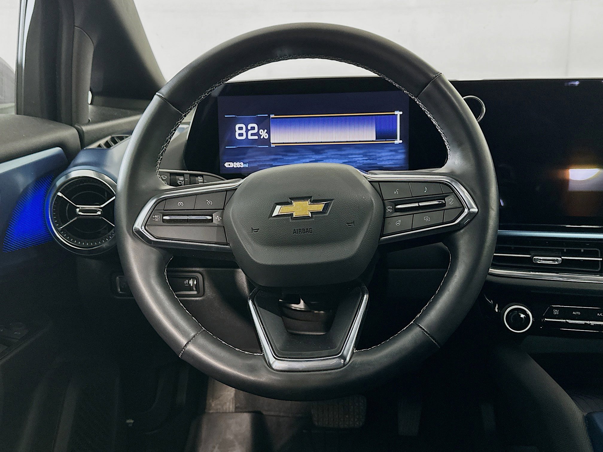 Used 2024 Chevrolet Equinox EV LT FWD image 18